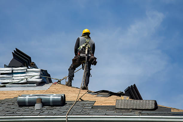 Professional Gutter Installation technician working in Cromwell, IA